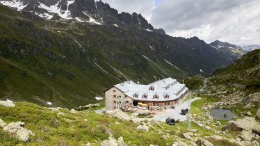 Jamtalhütte im Silvretta Gebirge, © TVB Paznaun-Ischgl