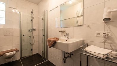 Badezimmer Doppel-/Einzelzimmer, © paulingerhof