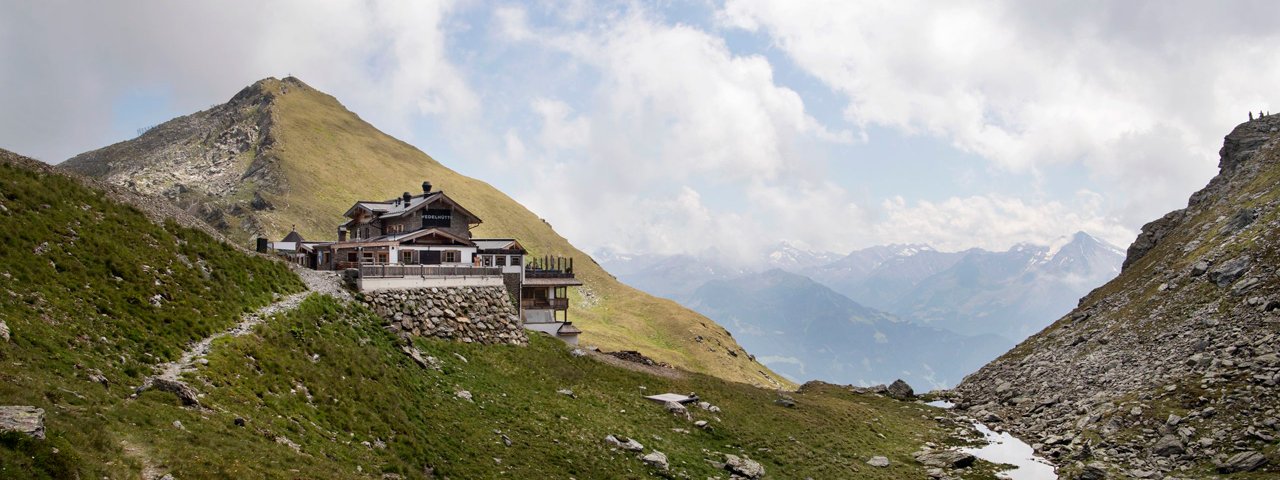 5-Sterne-Hütte in toller Lage, © Tirol Werbung/Frank Bauer