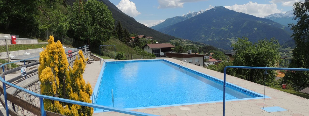 Schwimmbad Grins, © TVB Tirol West/Franz Maaß