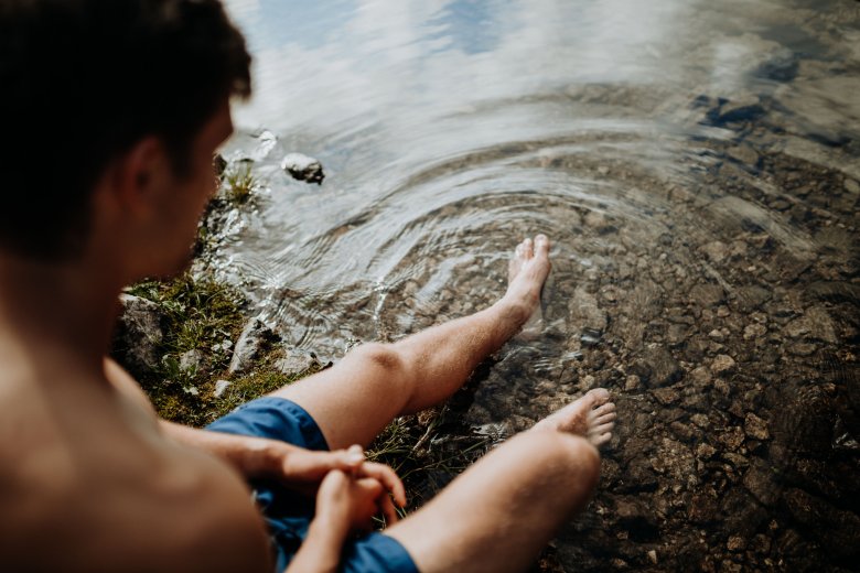 Wenn die Zeachgn wea tuan, kann&#39;s gneatig sein, sie ins kalte Wasser z&#39;hebn., © Tirol Werbung - Charly Schwarz