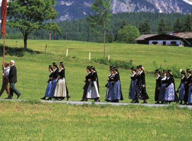 Fronleichnam Prozession Going am Wilden Kaiser_ (c) Tirol Werbung_Ludwig Mallaun