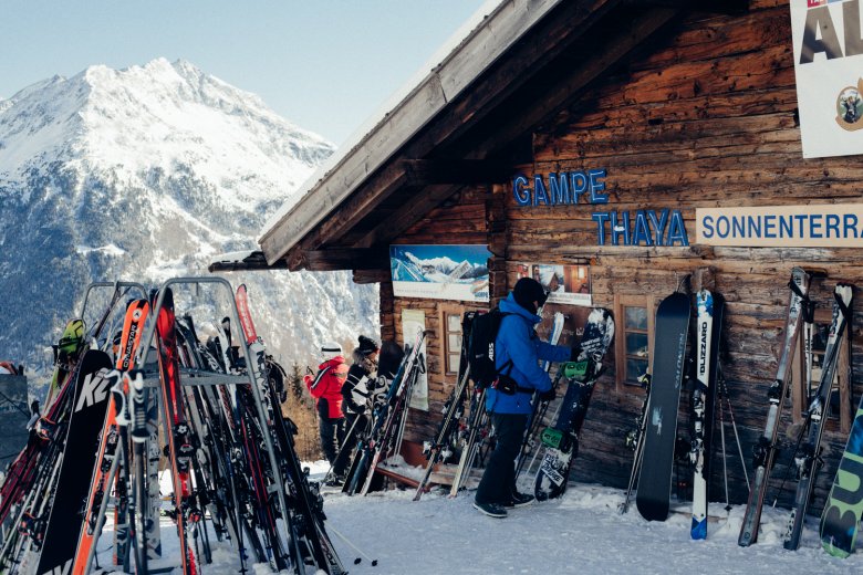 Skifahrerin im Alpbachtal