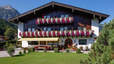 Appartementhaus Hannerl - Hausansicht im Sommer, © Appartementhaus Hannerl