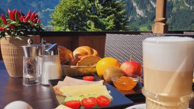 Frühstück im Sommer im Zillertal
