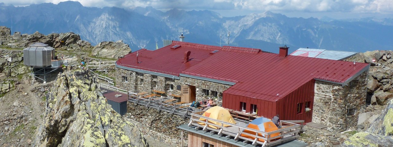 Glungezerhütte in den Tuxer Alpen, © OeAV Hall/Gerald Aichner