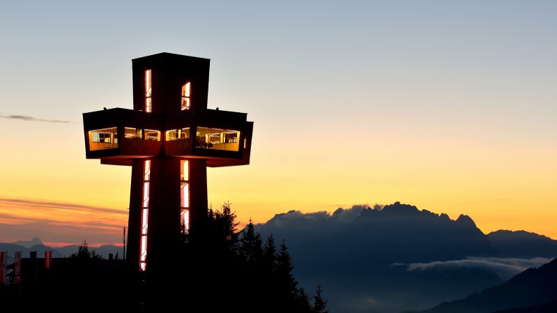 Jakobskreuz bei Sonnenuntergang, © Bergbahn Pillersee