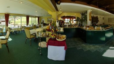 Speisesaal mit Buffet