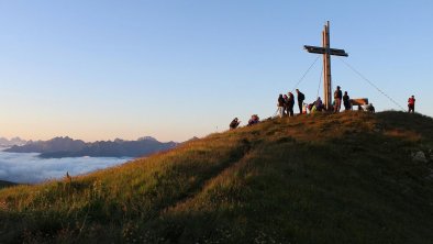 Sonnenaufgang am Golzentipp - im Hintergrund der M, © Schneider