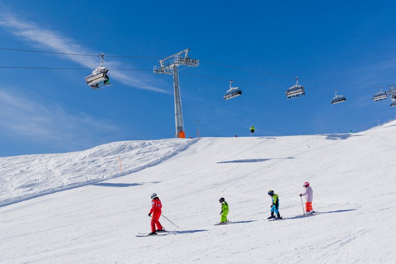 Die Zufahrt zu allen Tiroler Skigebieten ist jederzeit möglich.