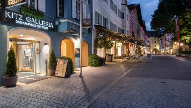 Geschäfte Innenstadt Sommer (c) Kitzbühel Tourismu