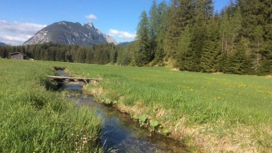 Der Ostbach mit Blick auf die Ahrnspitze