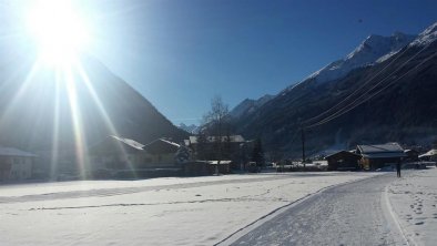 Loipe und Winterwanderweg neben unserer Pension, © Pension Nigella