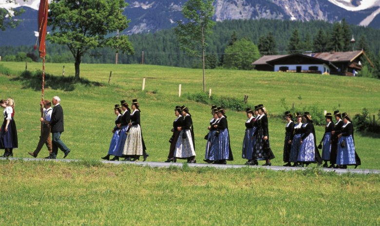 Fronleichnam Prozession Going am Wilden Kaiser_ (c) Tirol Werbung_Ludwig Mallaun