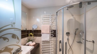 Badezimmer-Dusche1
