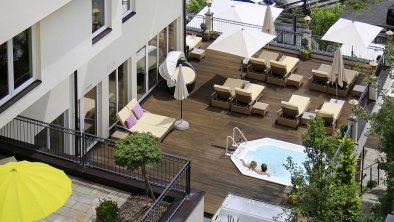 https://images.seekda.net/AT_IQ_007/poolterrasse-neu-1920.jpg