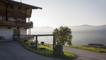 Die Schaukel am Biobauernhof Fleckl am Penningberg (c) Urlaub am Bauernhof Tirol