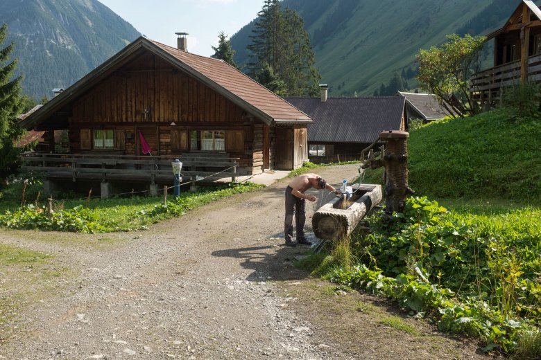 Keine Angst - die Tiroler Oberl&auml;nder wirken vielleicht ein bisschen abgesottener, brauchen aber nur ein bisschen l&auml;nger, bis sie auftauen., © Tirol Werbung - Jörg Koopmann