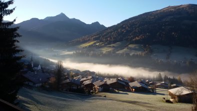 Moaeben Alpbach Dorfblick Herbst