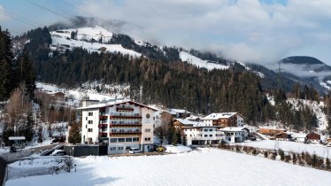 Hotel_Hubertus_Hochfuegenstrasse_135_Fuegen_02_202