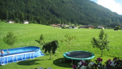 Pool & Trampolin, © Neuhauser