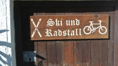 Eingang Skiraum