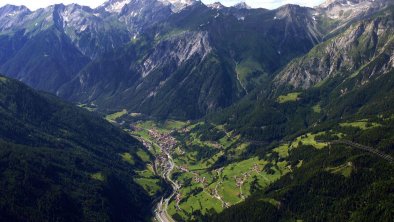 Luftaufnahme-Flirsch, © TVB-St.Anton_am_Arlberg