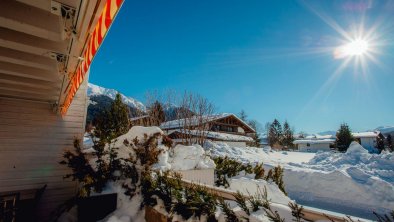 Chalet Solymont Terrasse mit Winterblick, © MoniCare