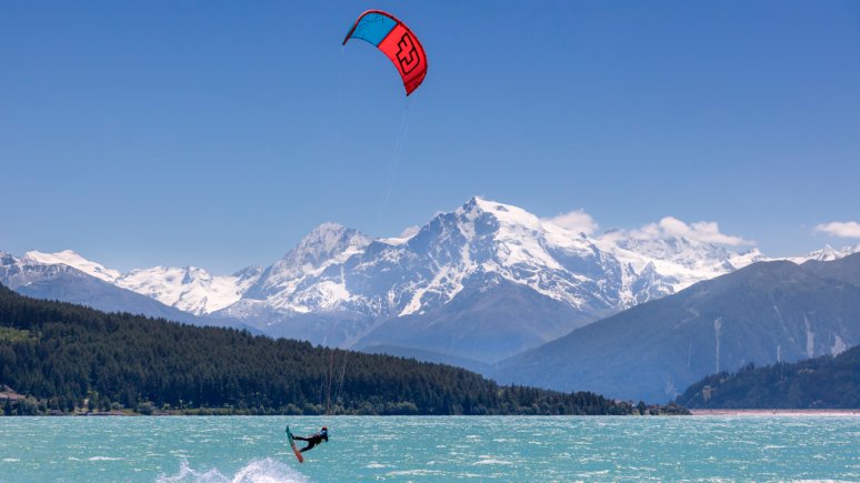 Kitesurfen am Reschensee, © IDM Suedtirol -  Frieder Blickel