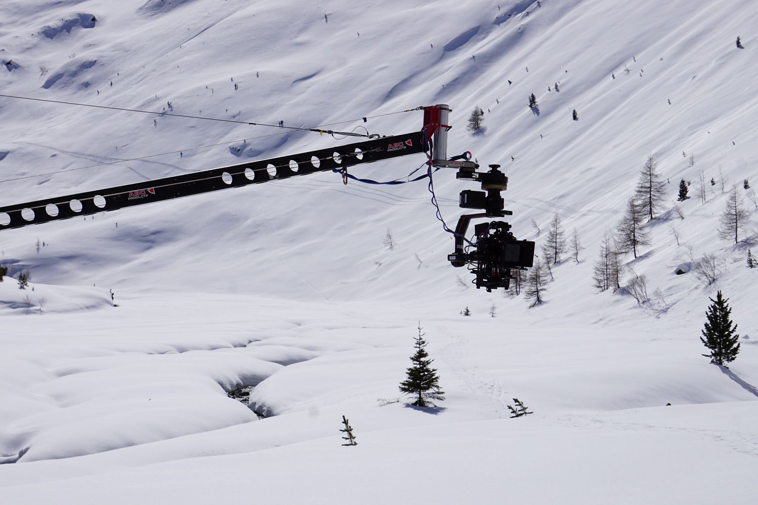Filmdreh die jungen Ärzte, Kamera-Kran über Schneelandschaft
