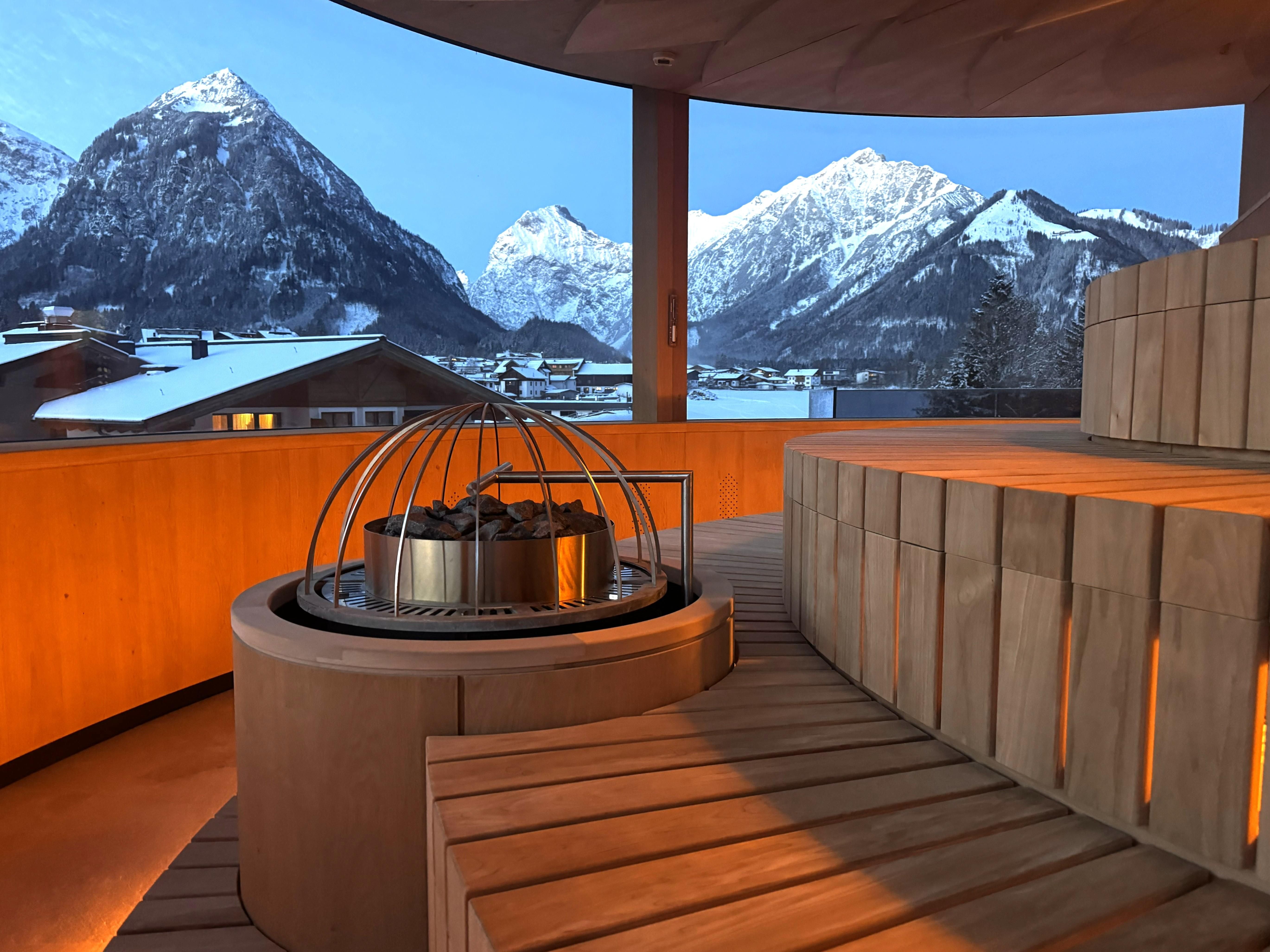Neue Panorama-Sauna mit Rundumblick über Pertisau bis zu den Berge und dem See.
