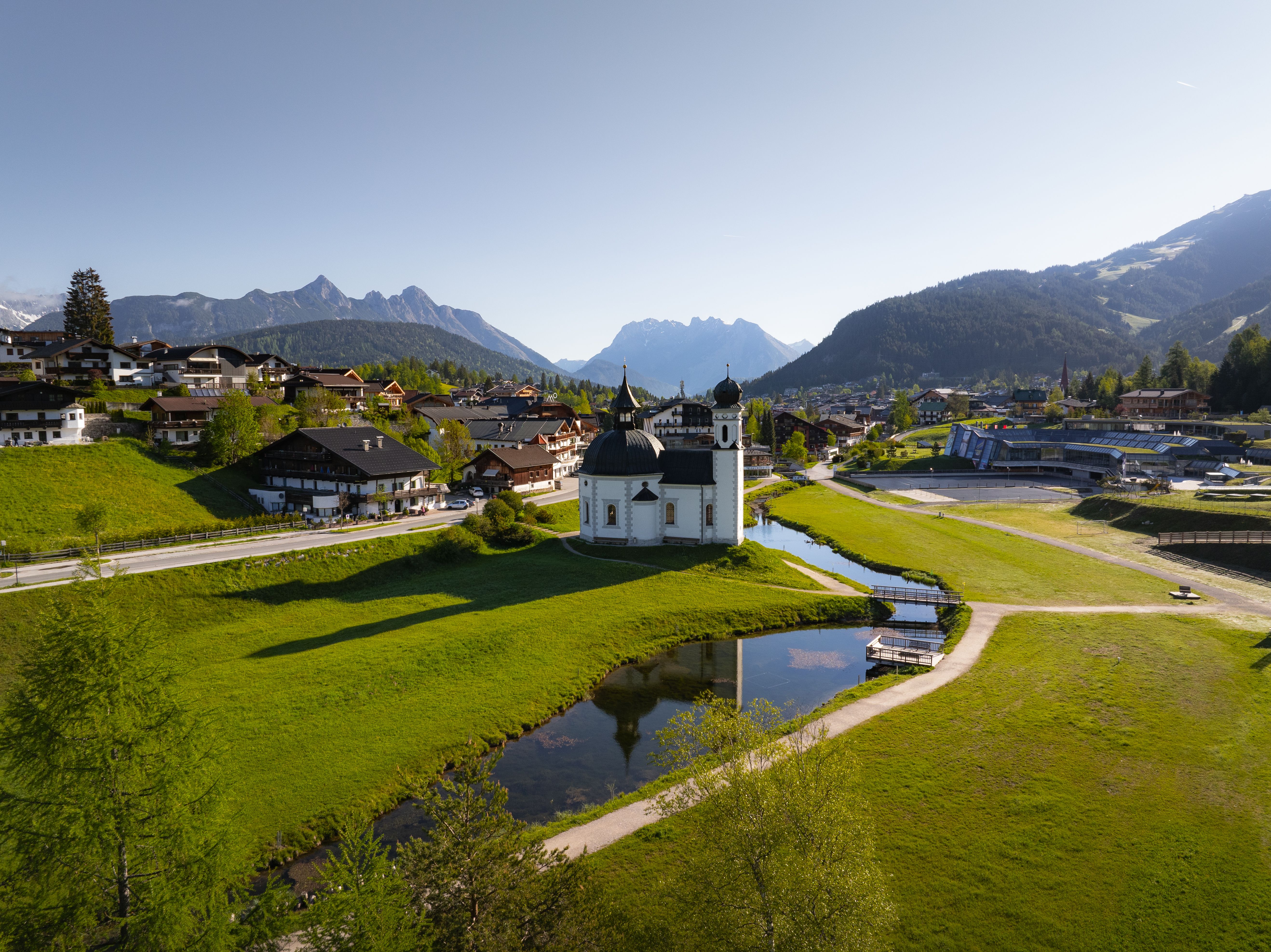 Seekirchl Kapelle im Ort Seefeld