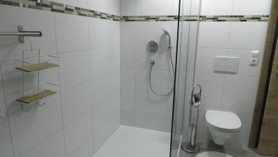 Dusche Bad 2