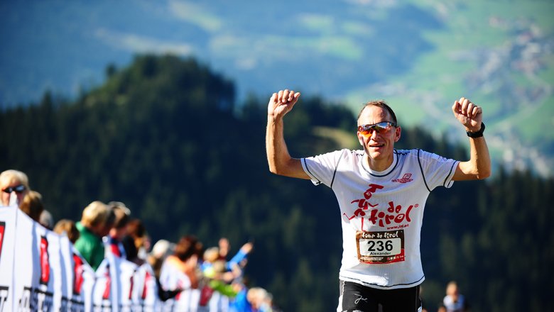 Zieldurchlauf bei der Tour de Tirol, © Sportograf