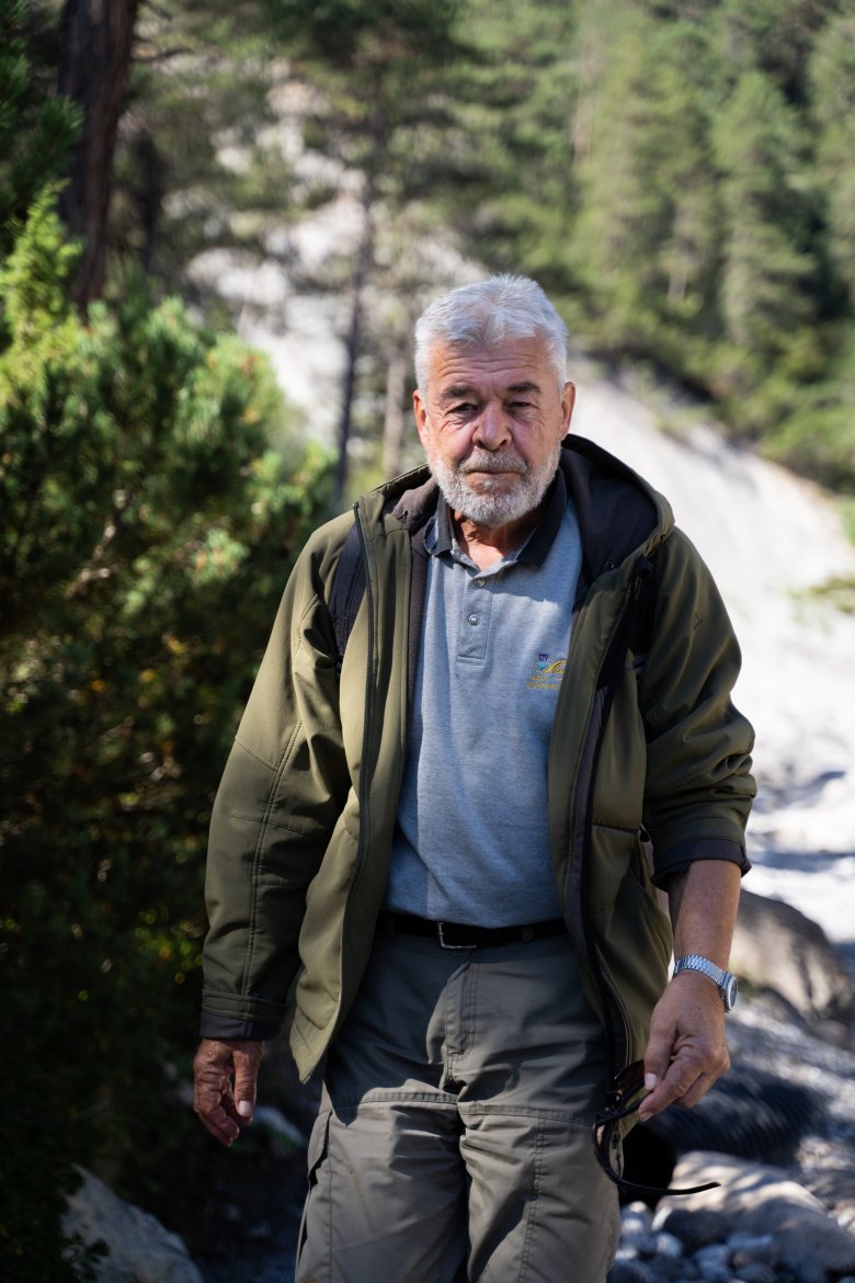 &Uuml;ber vierzig Jahre ist Peter nun schon Geologe f&uuml;r das Land Tirol. Damit bringt er beste Qualit&auml;ten mit zur Erforschung der Waale.