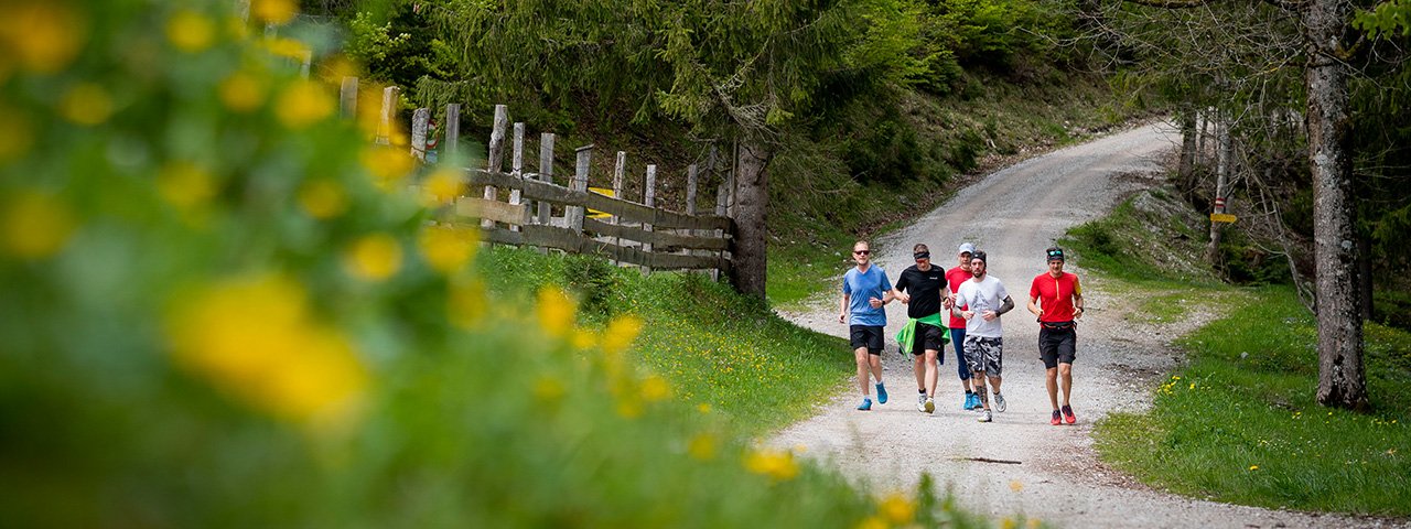 Laufen in der Gruppe macht am meisten Spaß – beim Achensee Laufcamp 2024, © Achensee Tourismus