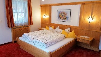 Zillertal-Aschau-Ferienwohnung-wanger-Schlafzimmer