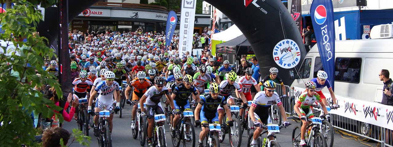 Harte Jungs und Mädels beim Massenstart des Ischgl Ironbike Festivals, © TVB Paznaun - Ischgl