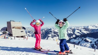Familie Skifahren Alpbach 2023_Alpbachtal Tourismu