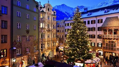 Erlebe den weltberühmten Christkindelmarkt..., © von Innsbruck! Nur 15min entfernt.
