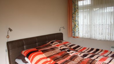 Boxspringbett mit Motor (Schlafzimmer), © Unterlaß