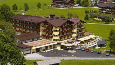 Blick aus der Karwendel-Bergbahn zum Hotel, © Hotel Das Pfandler