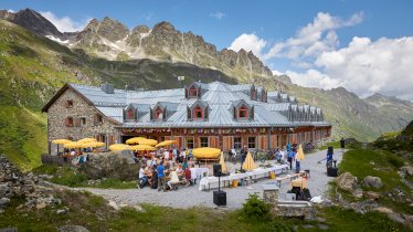 Die Jamtalhütte im Silvretta, © TVB Paznaun - Ischgl