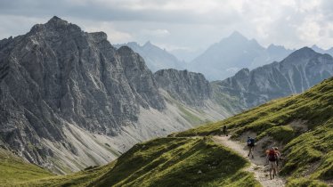 Hiking trail to the Landsberger Hütte, © Tirol Werbung/Peter Neusser