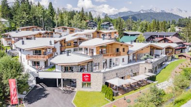 Alpina Chalets - Eingang - Terrasse