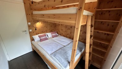 Stockbett - Platz für 4 Personen (160cm und 140cm)