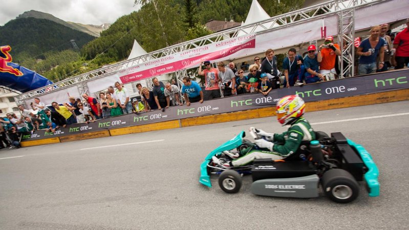 Cart Trophy: Unter Fahrern und Zuschauern sind allerlei Prominente, © TVB Paznaun-Ischgl/Christoph Ruhland