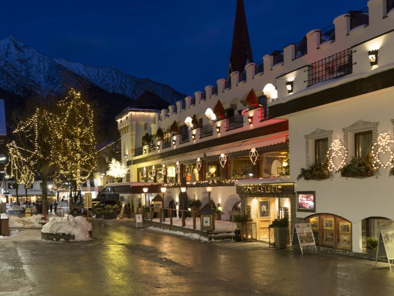 Spaziergang durch die Fußgängerzone in Seefeld