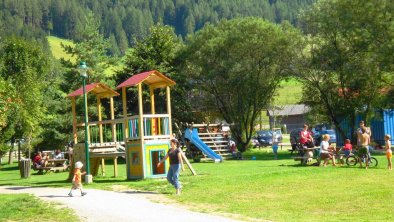 Spielplatz und Sportplatz am Kampler See, © Christine Mak