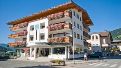Apartmenthaus Brixen & Haus Central, © bookingcom